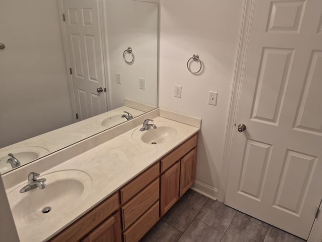 Master Bath with Double Vanity | Image 28