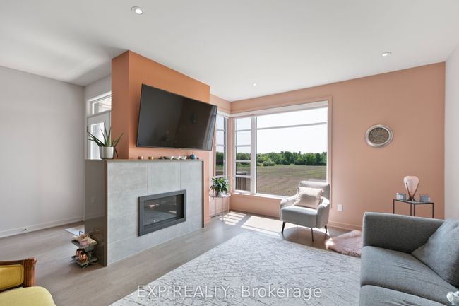 244 Shuttleworth Dr, House attached with 3 bedrooms, 3 bathrooms and 1 parking in Gloucester ON | Image 15