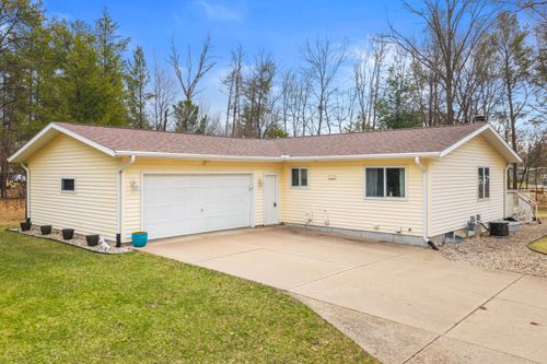 936 Sussex Ct, Nekoosa, WI, 54457-8946 | Card Image