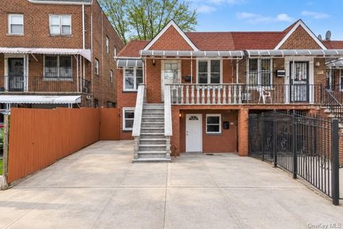 3121 Mickle Ave, Bronx, NY, 10469-3103 | Card Image