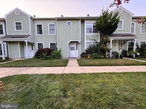 4 Pond View Dr, Plainsboro, NJ, 08536-2529 | Card Image