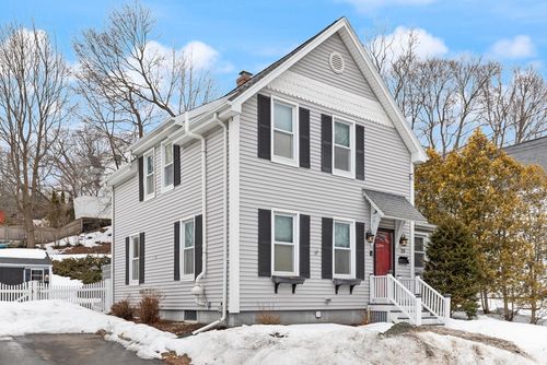39 Cedar St, Wakefield, MA, 01880-2244 | Card Image