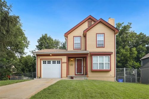 1300 E 41st St, Kansas City, MO, 64110-1350 | Card Image