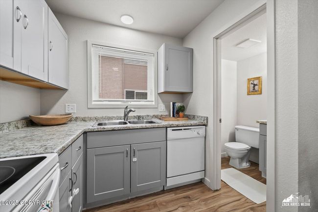 Kitchen | Image 9