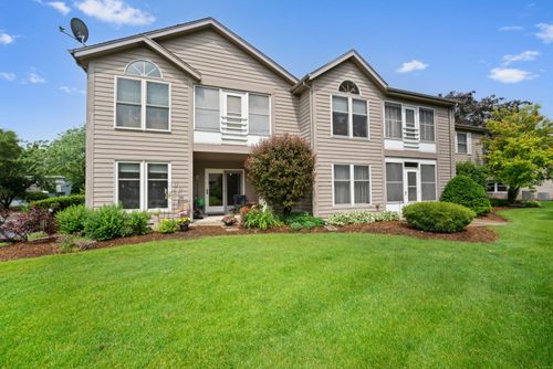 934 Crestwood Dr, Burlington, WI, 53105-1371 | Card Image