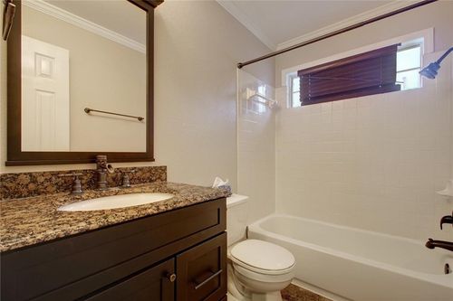 1802 White Oak Cv, Round Rock, TX, 78681-2105 | Card Image