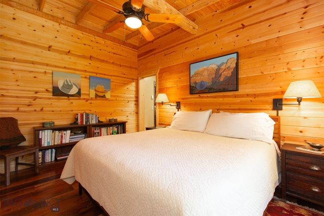 main cabin bedroom | Image 8