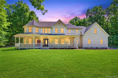 24 Northgate, Goshen, NY, 10924-5716 | Card Image