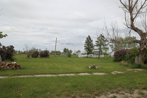 709 Illinois Ave, Valier, MT, 59486-5547 | Card Image