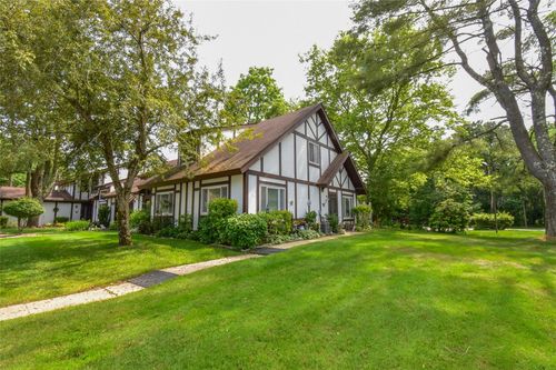62 Crystal Rock Ct, Middle Island, NY, 11953-1605 | Card Image
