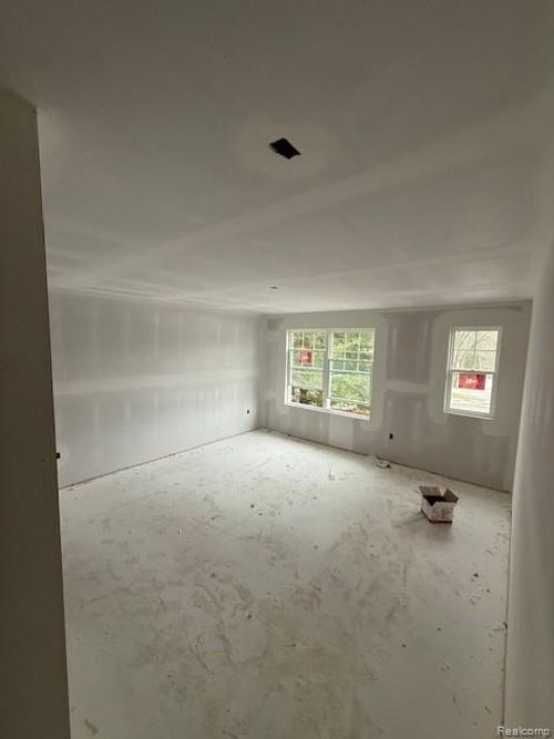 74380 Nordman Ct, Bruce Twp, MI, 48065-3133 | Card Image