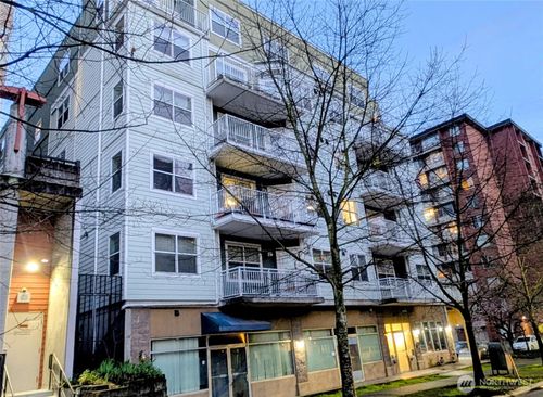 401-4722 12th Ave Ne, Seattle, WA, 98105-4470 | Card Image