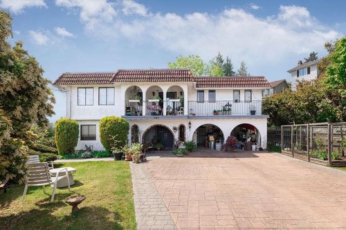 483 Sargent Rd, Gibsons, BC, V0N1V0 | Card Image