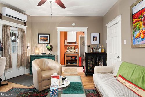 1f-1910 Parker Ave, HOLMES, PA, 19043-1400 | Card Image