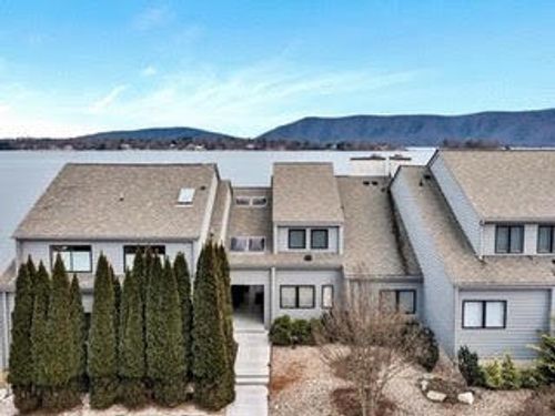 278 Peninsula Point Dr, Moneta, VA, 24121-3280 | Card Image