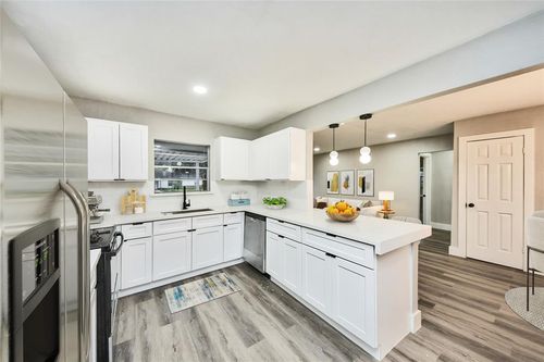 5817 Beechnut St, Houston, TX, 77074-7803 | Card Image