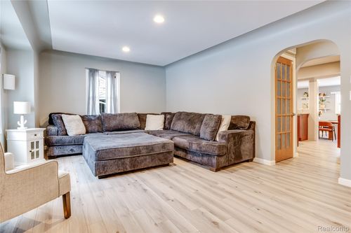 3444 Riverside Dr, Port Huron, MI, 48060-1879 | Card Image