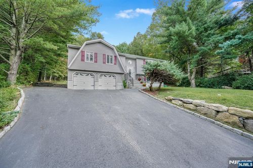 18 Juniper Ter, Ringwood, NJ, 07456-2606 | Card Image