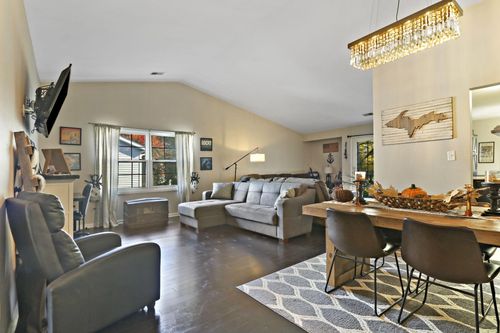 4129 81st Pl, Kenosha, WI, 53142-4594 | Card Image