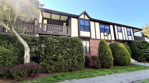 327 Sierra Vista Ln, Valley Cottage, NY, 10989-2707 | Card Image