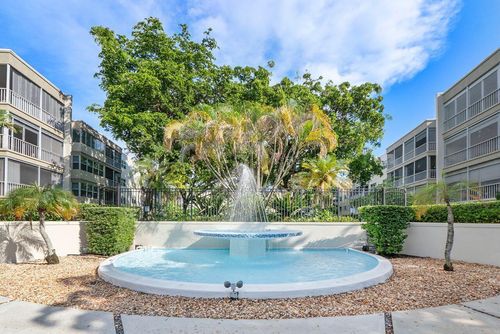 205-6731 Cypress Rd, Plantation, FL, 33317-3077 | Card Image