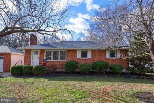 2061 Mapledale Road, ELIZABETHTOWN, PA, 17022 | Card Image