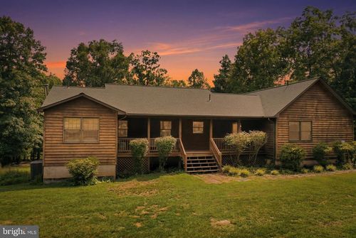 1201 Pilgrims Way, Bentonville, VA, 22610-1957 | Card Image