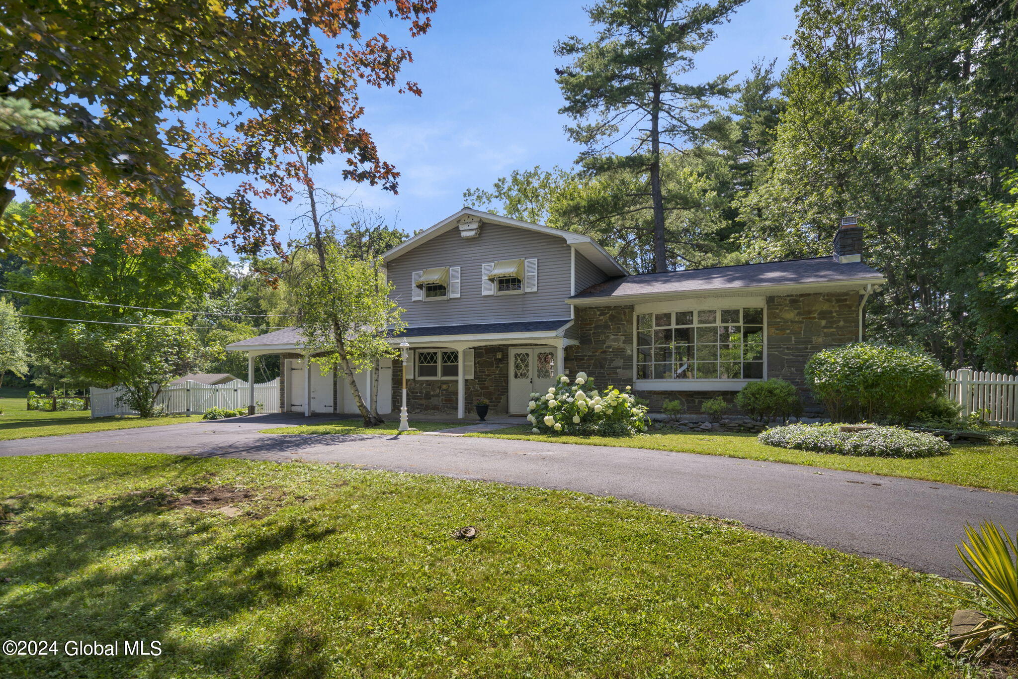 Colonie Ave, Latham, NY 12110