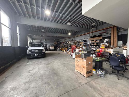 150 12th Rd, Whitestone, NY, 11357-1810 | Card Image