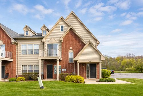 1039 Addington Ln, Ann Arbor, MI, 48108-8946 | Card Image