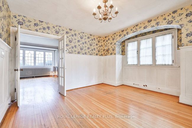 225 Glenrose Ave, House other with 4 bedrooms, 3 bathrooms and 4 parking in Toronto ON | Image 8