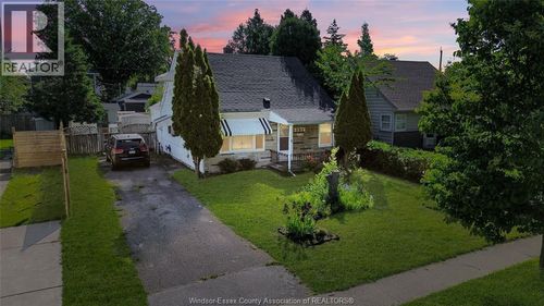 2354 Highland Ave, Windsor, ON, N8X3S5 | Card Image