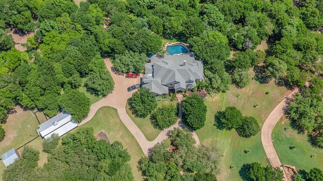 565 Lost Hunters Cyn, House other with 5 bedrooms, 5 bathrooms and 3 parking in China Spring TX | Image 94