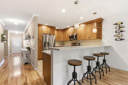 13 Pine St, Huntington, NY, 11743-4246 | Card Image
