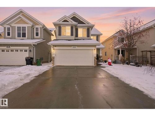 {{alt}} | Card Image