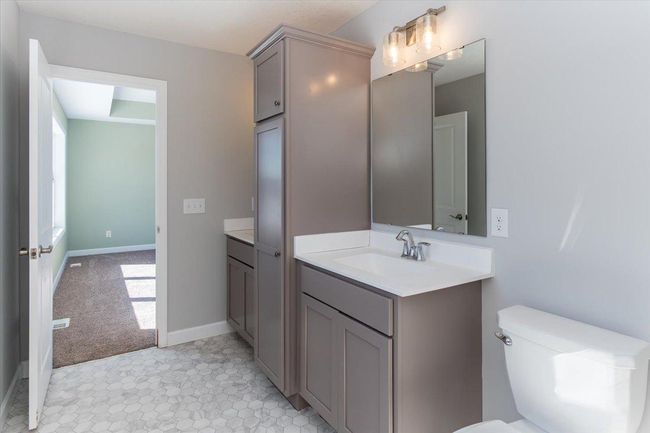 Primary Bathroom | Image 25