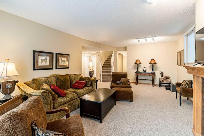 89 - 99 Christie Point, Home with 3 bedrooms, 2 bathrooms and 4 parking in Calgary AB | Image 17