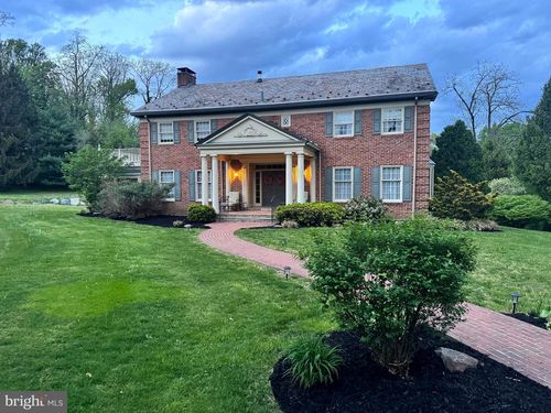 237 Endlich Ave, READING, PA, 19606-2139 | Card Image