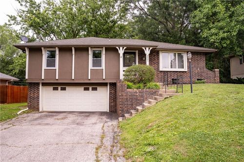 2421 Elephant Trl, Saint Joseph, MO, 64506-1706 | Card Image
