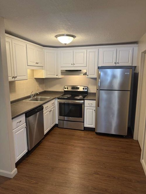 103-56 English Village Road, Manchester, NH, 03102 | Card Image