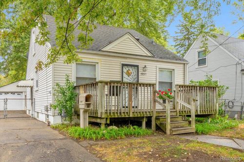19371 Winston St, Detroit, MI, 48219-4692 | Card Image