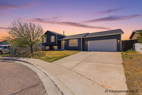 5206 View Point Ct, Cheyenne, WY, 82009-5679 | Card Image
