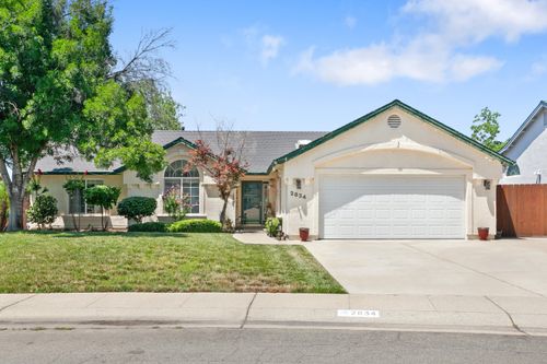 2834 Aspen Glow Ln, Redding, CA, 96001-5715 | Card Image