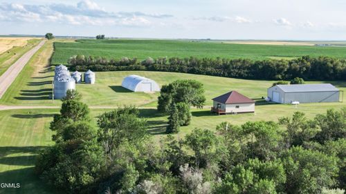 8915 20th Ave Se, Hague, ND, 58542-9419 | Card Image