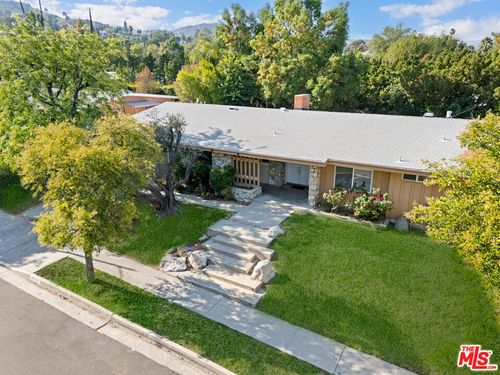 24311 Aetna St, Woodland Hills, CA, 91367-5406 | Card Image