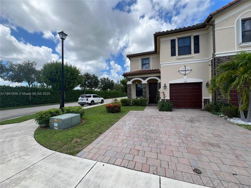 3399 W 90th Ter, HIALEAH, FL, 33018-2007 | Card Image
