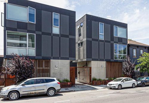 861 W Grand Ave, Oakland, CA, 94607-3453 | Card Image