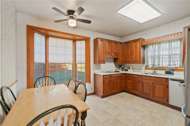 126 Coal Bluff Rd, House other with 3 bedrooms, 3 bathrooms and null parking in Finleyville PA | Image 9