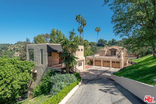 9545 Oak Pass Rd, Beverly Hills, CA, 90210-1229 | Card Image