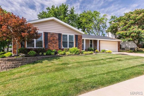 15152 Appalachian Trl, Chesterfield, MO, 63017-1954 | Card Image